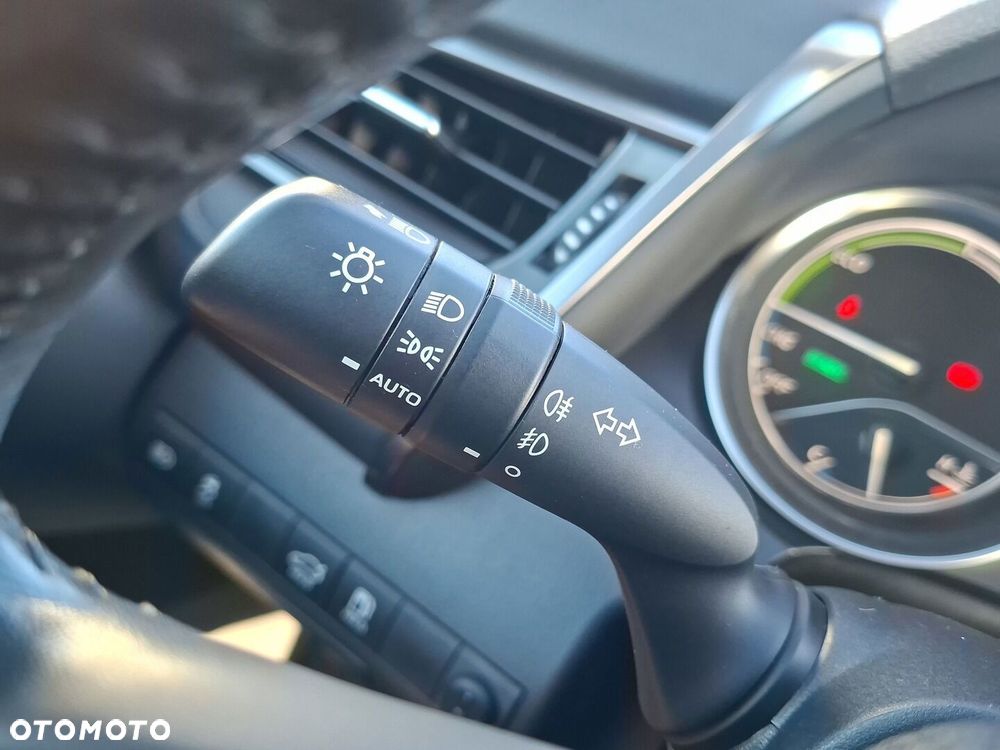 Toyota Camry 2.5 Hybrid Comfort CVT - 18