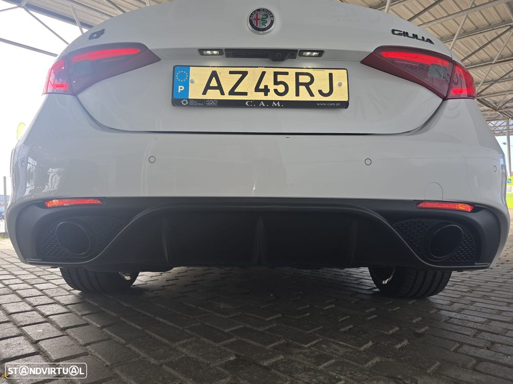 Alfa Romeo Giulia 2.2 D Estrema Q4 AT8 - 10