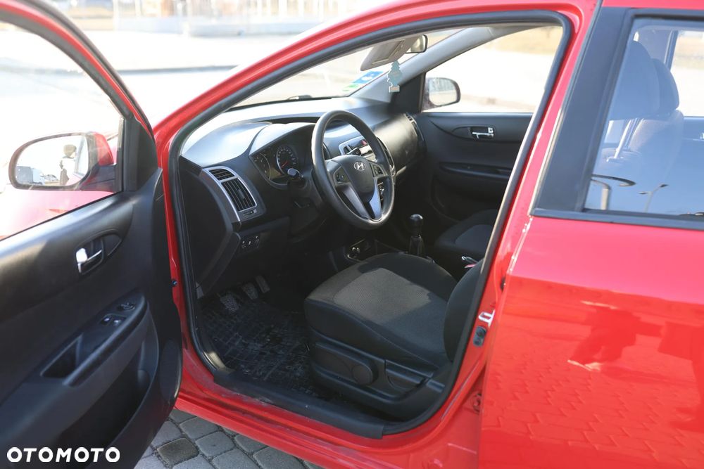 Hyundai i20 1.25 Wersja Jubileuszowa - 12