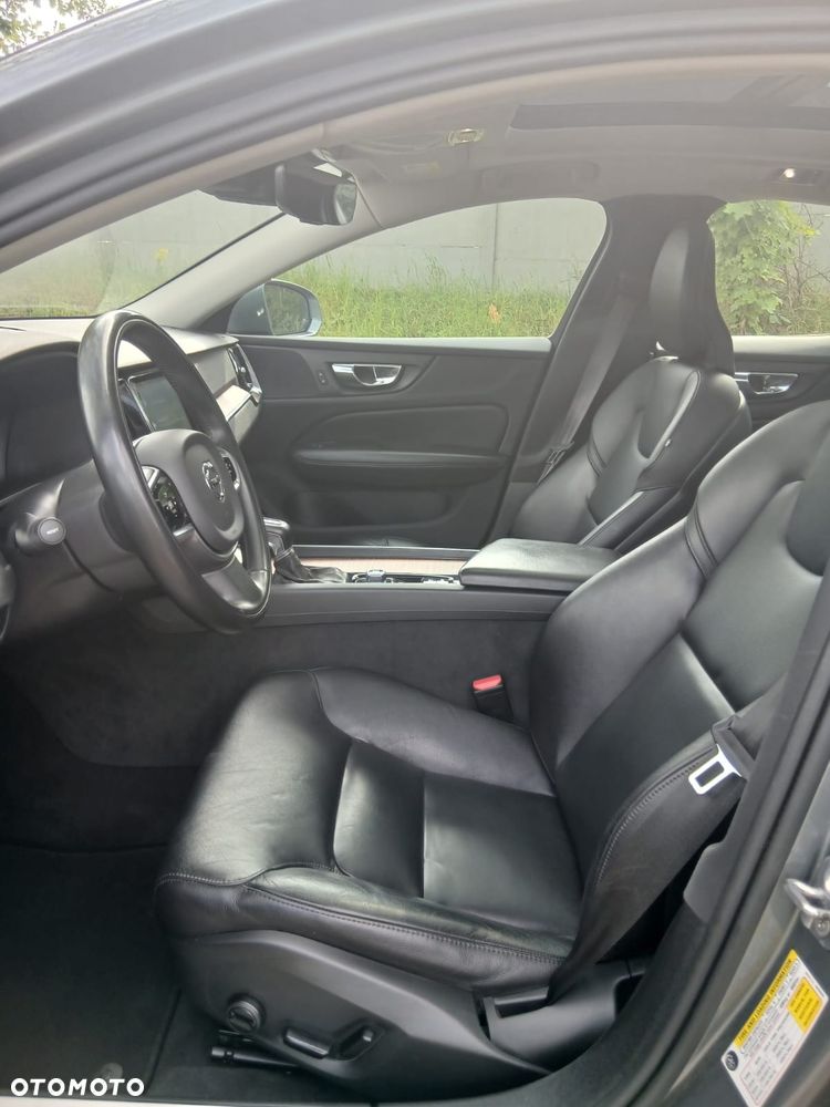 Volvo S60 T6 AWD Momentum Pro - 9