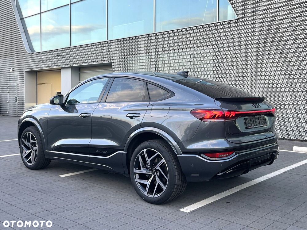 Audi Q6 e-tron - 14