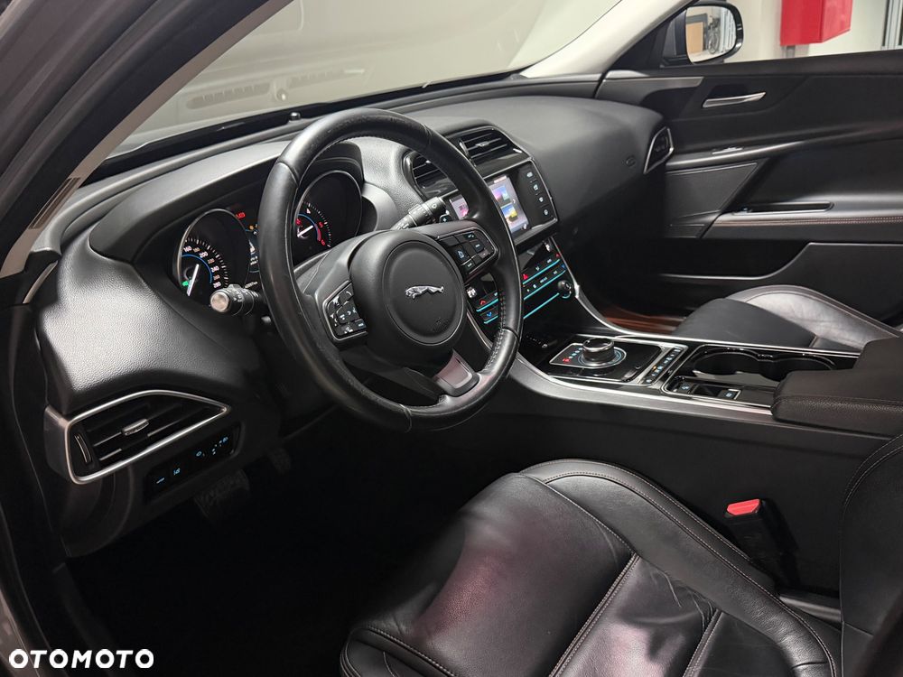 Jaguar XE 20d AWD Pure - 12