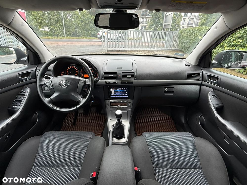 Toyota Avensis 2.0 D-4D - 7