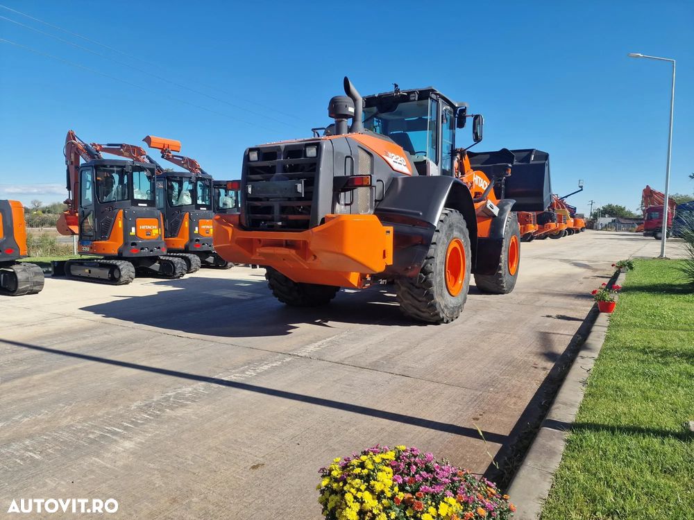 Hitachi ZW220, CUPA 3,5mc, 2018, 24.,392km, 5.880h, consum mediu 8l/h, Gresare automata, Anv MICHELIN 60% OK, ridica 15t, motor 201CP stage IV, basculare cupa la 4,2m, CUPLA RAPIDA, Posibilitate leasing 3 ani, PROMOTIE 86900 EUR+Tva - 4