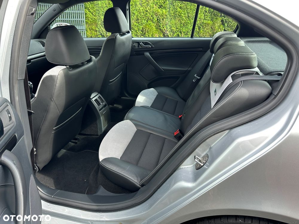 Skoda Octavia 2.0 TSI RS - 20
