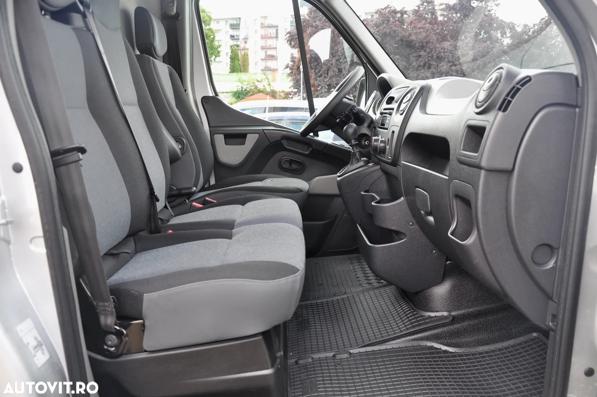 Nissan NV 400 L2H2 Van - 13
