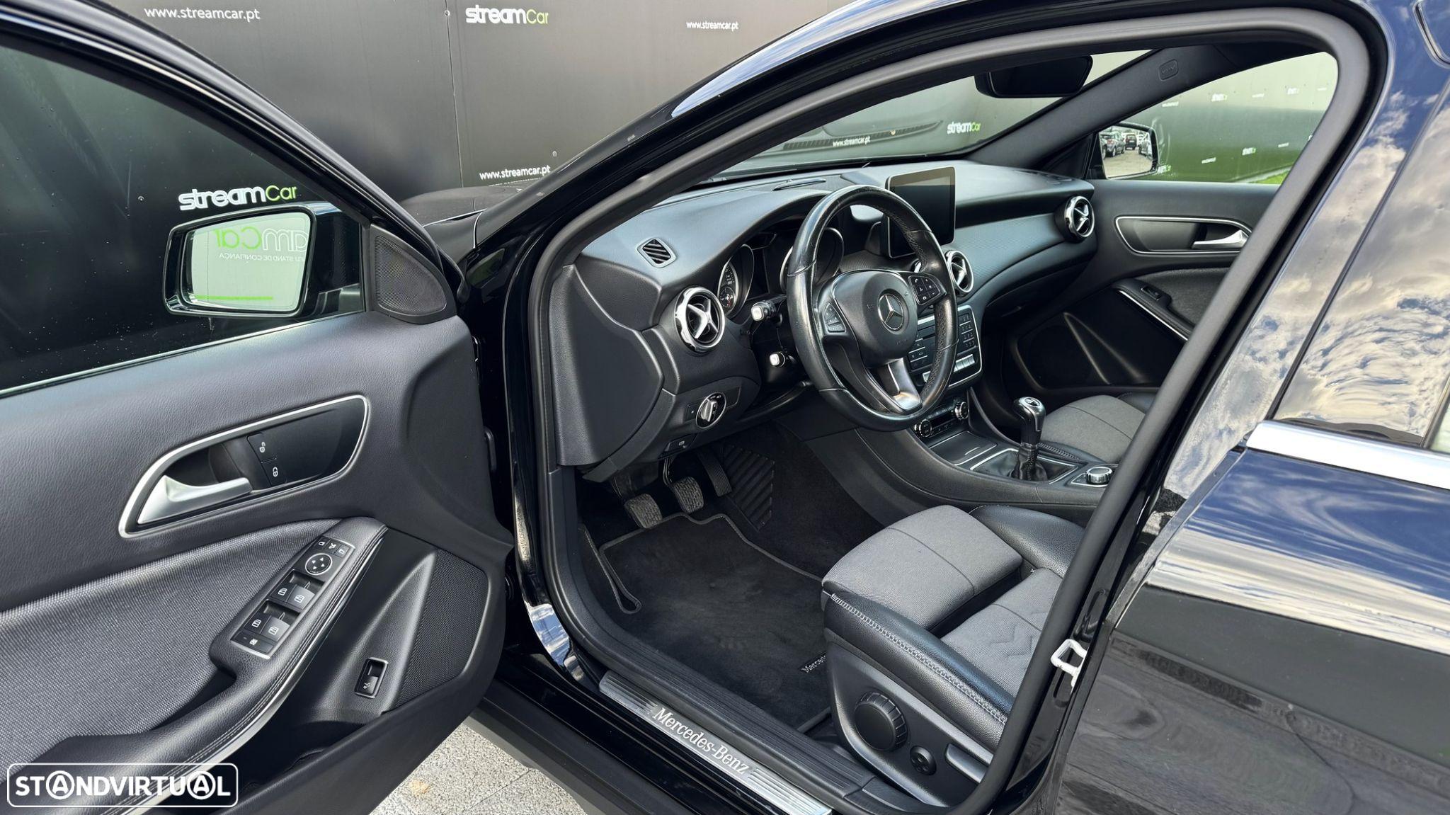 Mercedes-Benz GLA 180 d Urban - 9