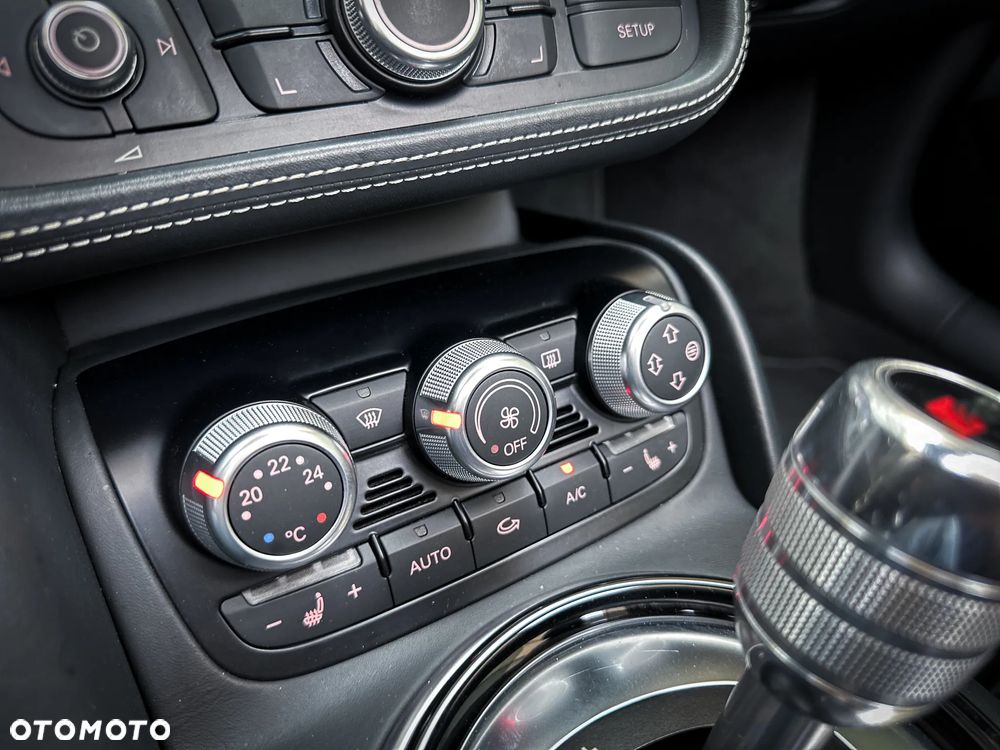 Audi R8 Spyder - 31