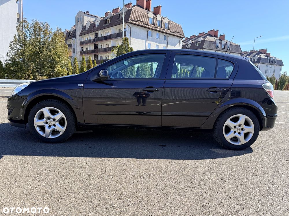 Opel Astra 1.6 Edition 111 Jahre - 16