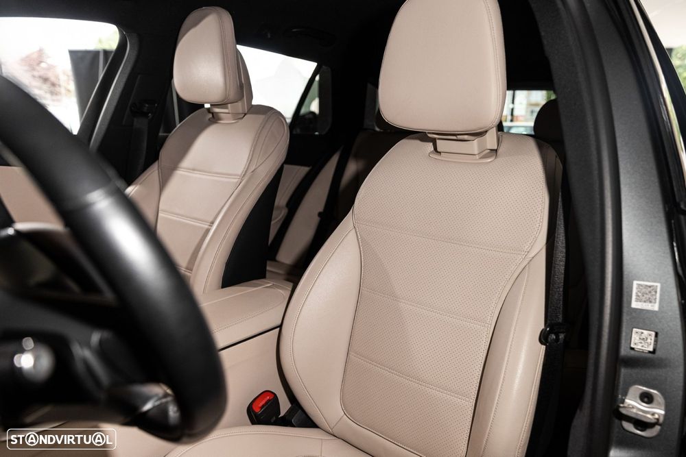 Mercedes-Benz C 300 e Avantgarde - 23