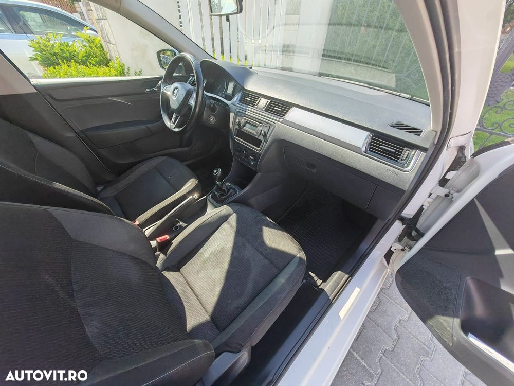 Skoda RAPID 1.6 TDI Style+ - 9