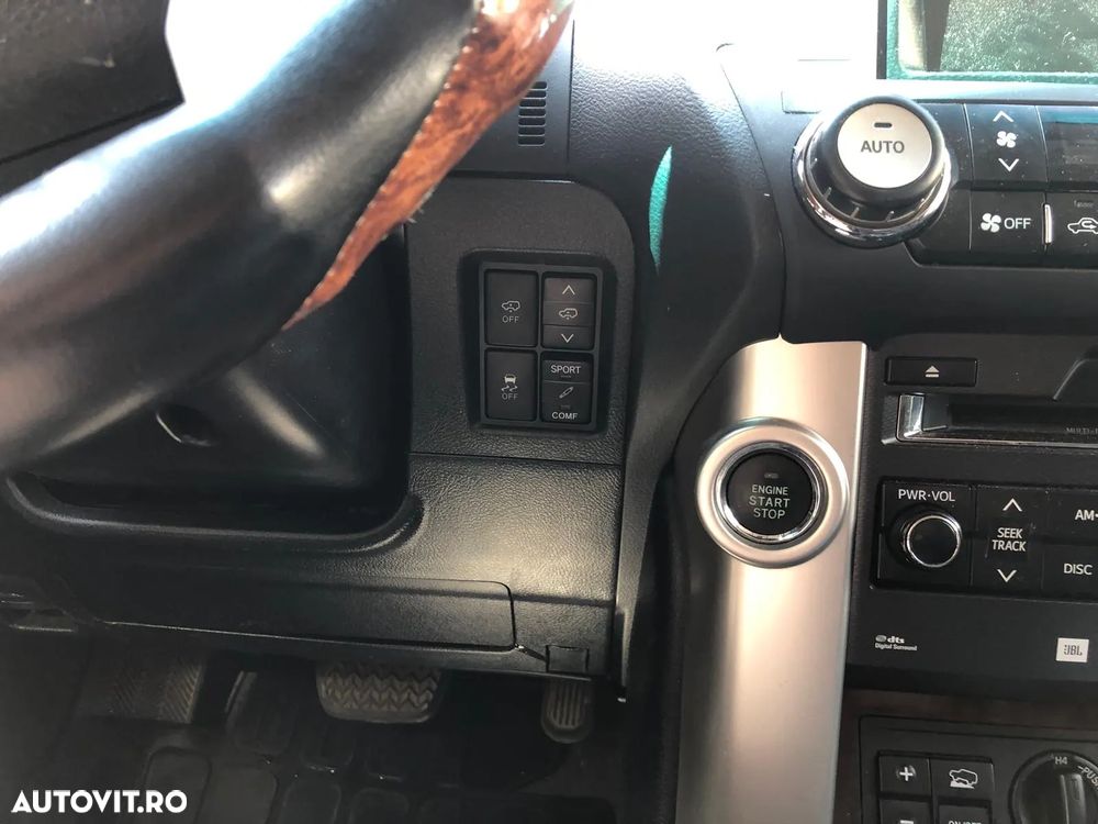 Toyota Land Cruiser - 5