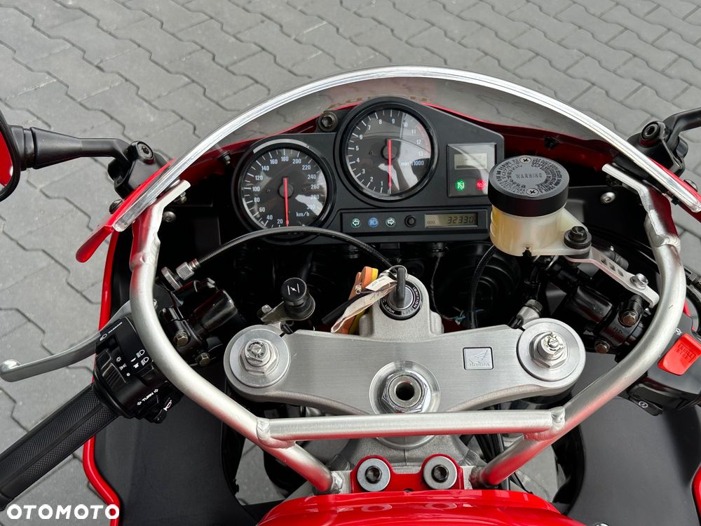 Honda CBR - 24