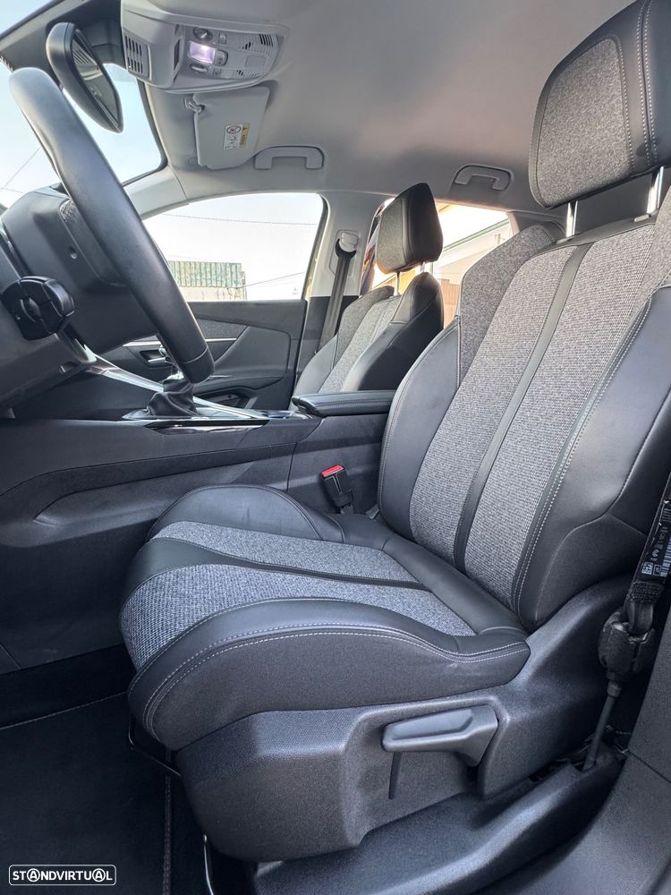 Peugeot 3008 1.2 PureTech Allure - 12