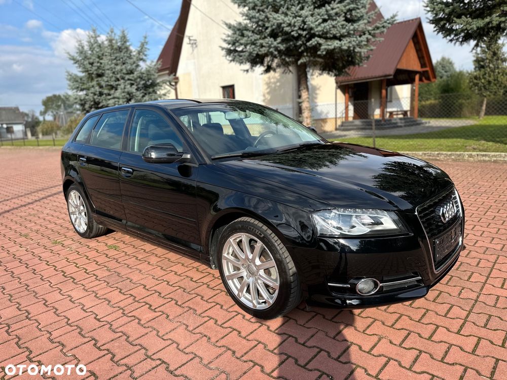 Audi A3 Sportback 1.6 TDI DPF Ambiente - 2