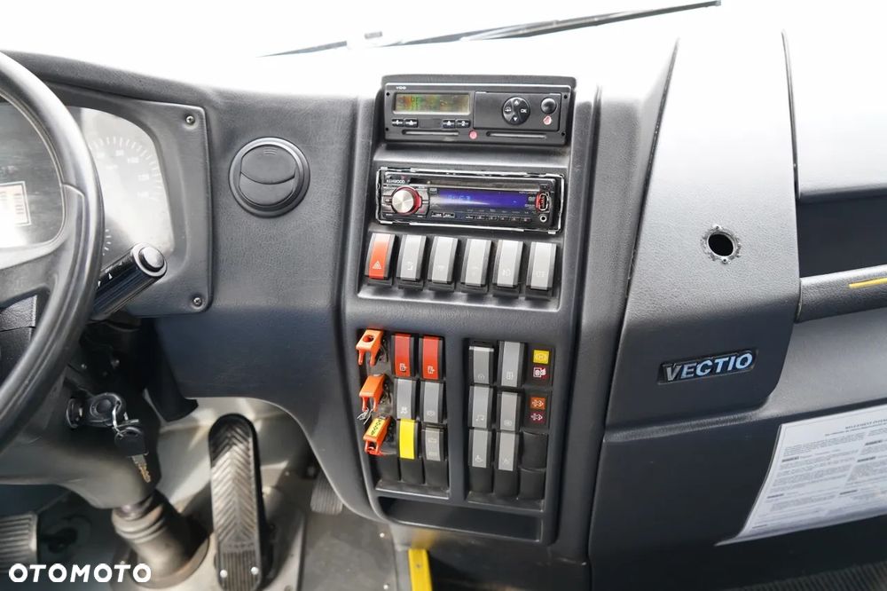 Otokar VECTIO U / EURO 6 / DŁUGOŚĆ: 9M / SPROWADZONY / MANUAL / 225000 km/ - 27
