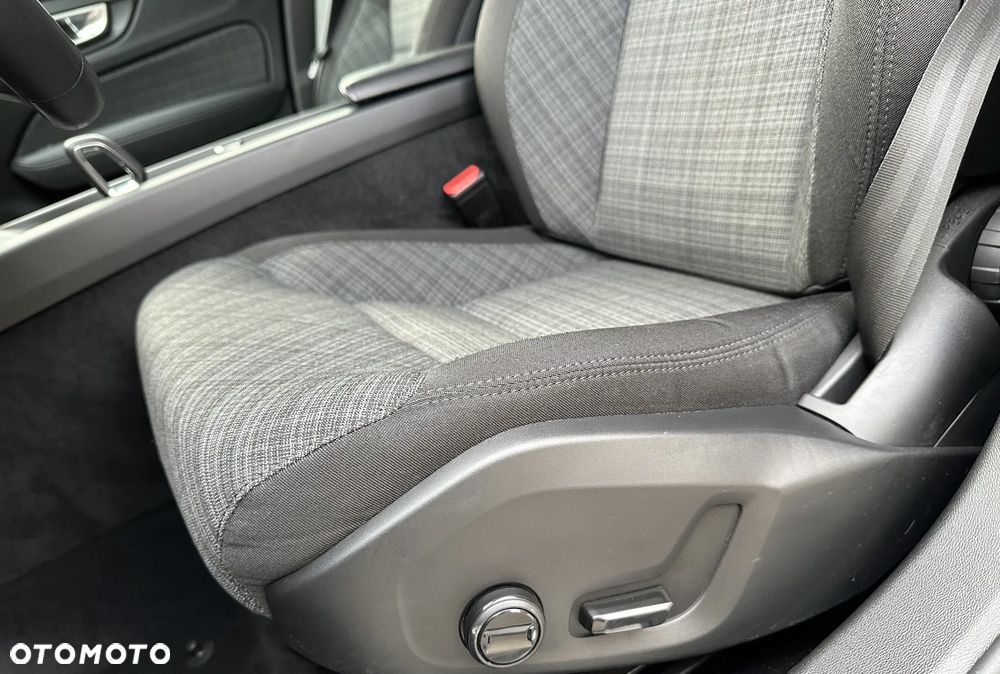 Volvo V60 Cross Country - 10