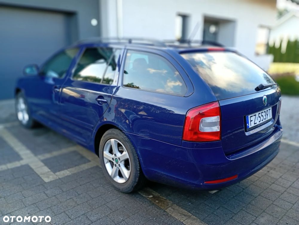 Skoda Octavia 1.6 TDI Ambiente DSG - 6