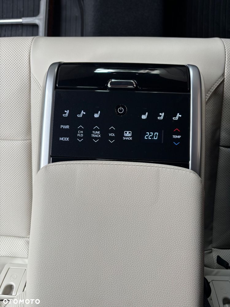 Toyota Camry - 27