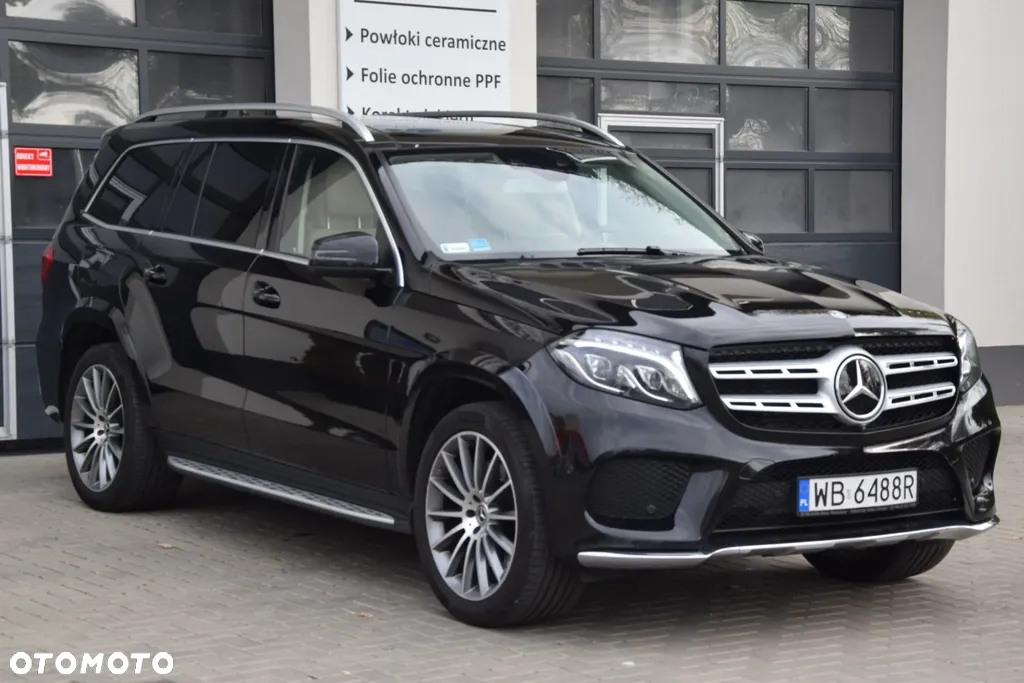 Mercedes-Benz GLS - 24