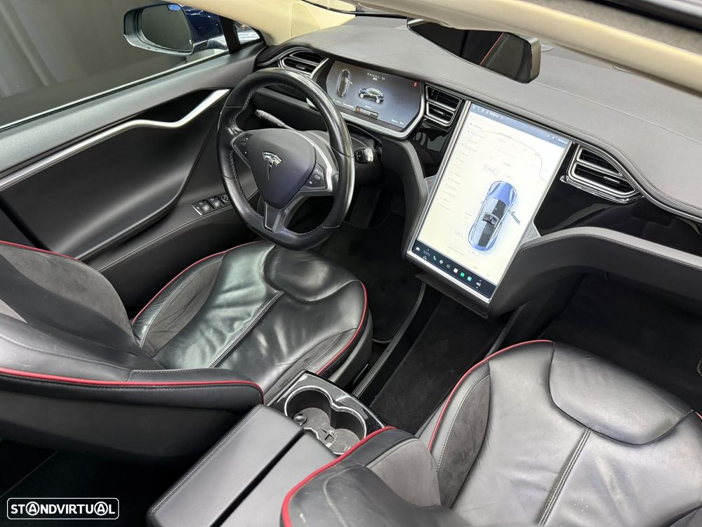Tesla Model S - 24