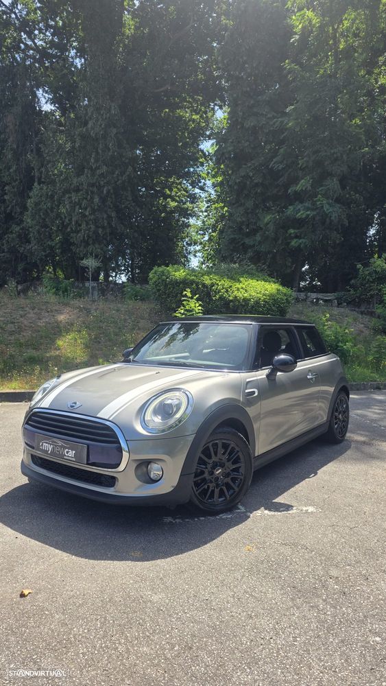 MINI 3 Portas Cooper Essential - 4