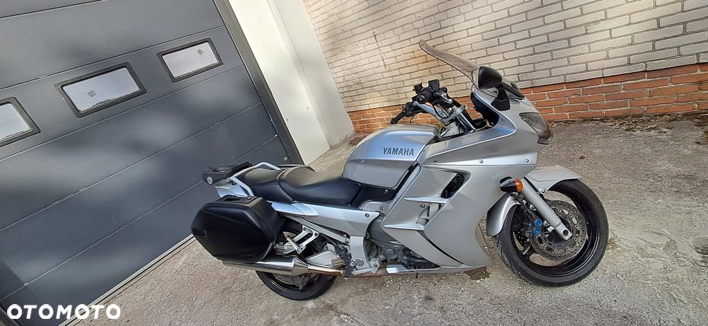 Yamaha FJR - 11