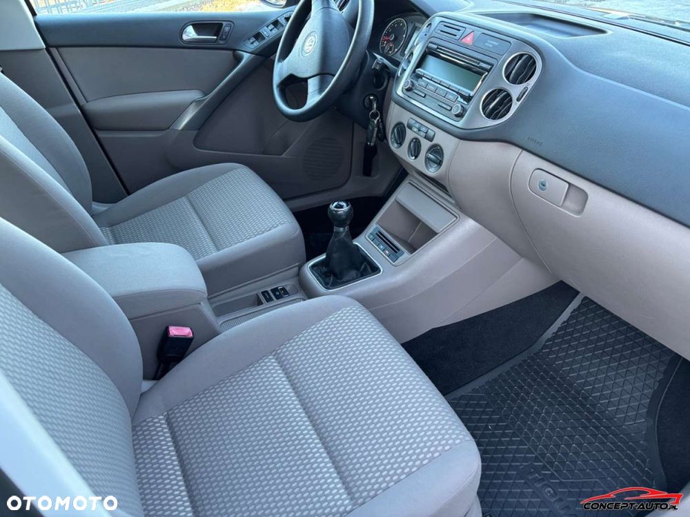 Volkswagen Tiguan - 13