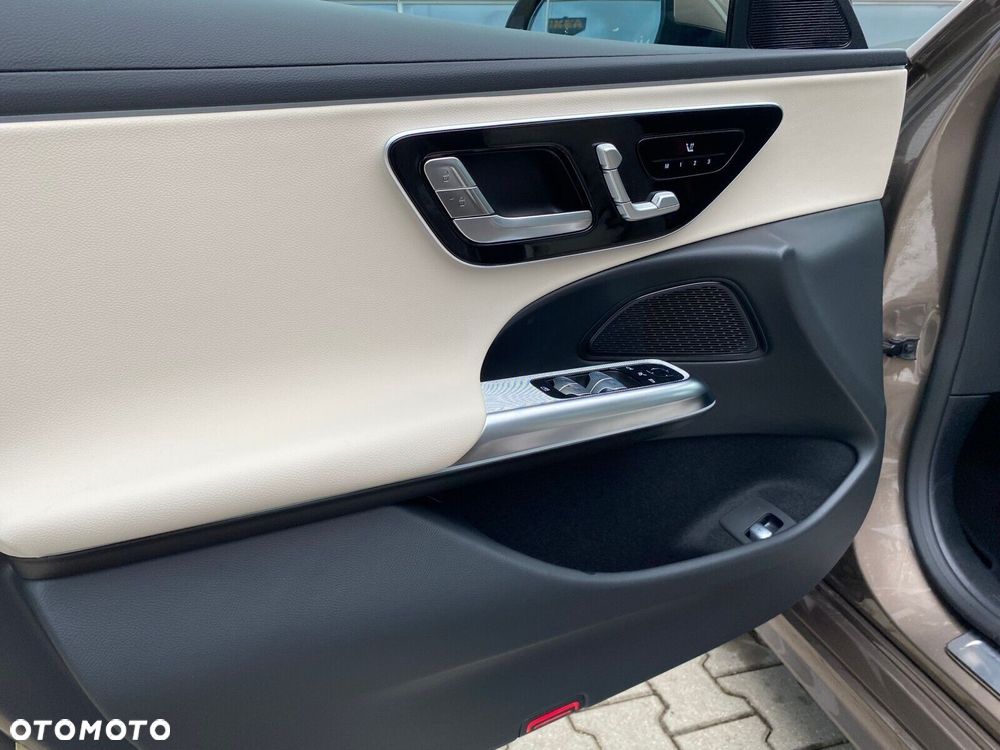 Mercedes-Benz Klasa E 220 d mHEV 4-Matic AMG 9G-Tronic - 8