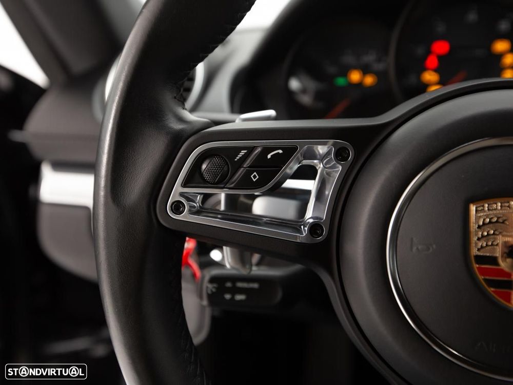 Porsche 718 Cayman - 21