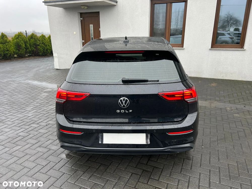 Volkswagen Golf - 8