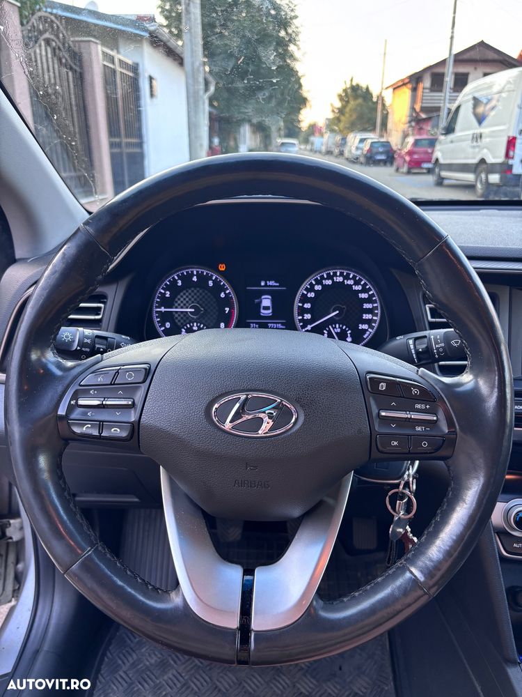 Hyundai Elantra 1.6 MPi Highway - 10
