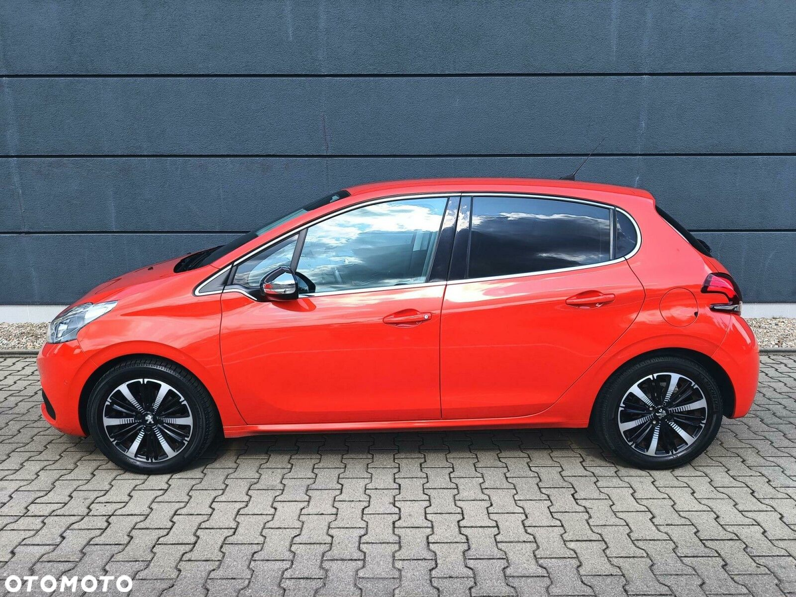 Peugeot 208 1.2 PureTech Allure S&S EAT6 - 10