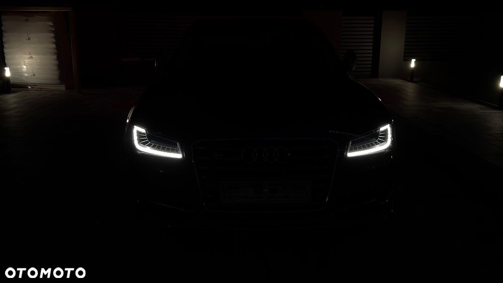 Audi S8 - 40