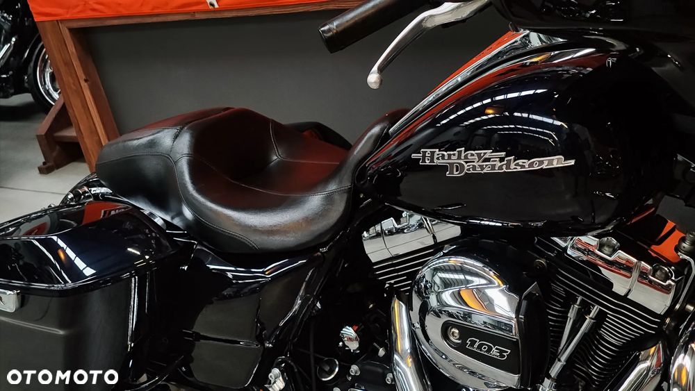 Harley-Davidson Touring Street Glide - 17