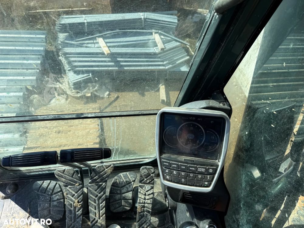 Hyundai HX300 - 8