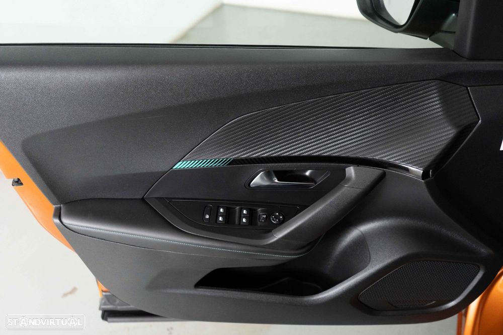 Peugeot 2008 1.2 PureTech Allure Pack - 19