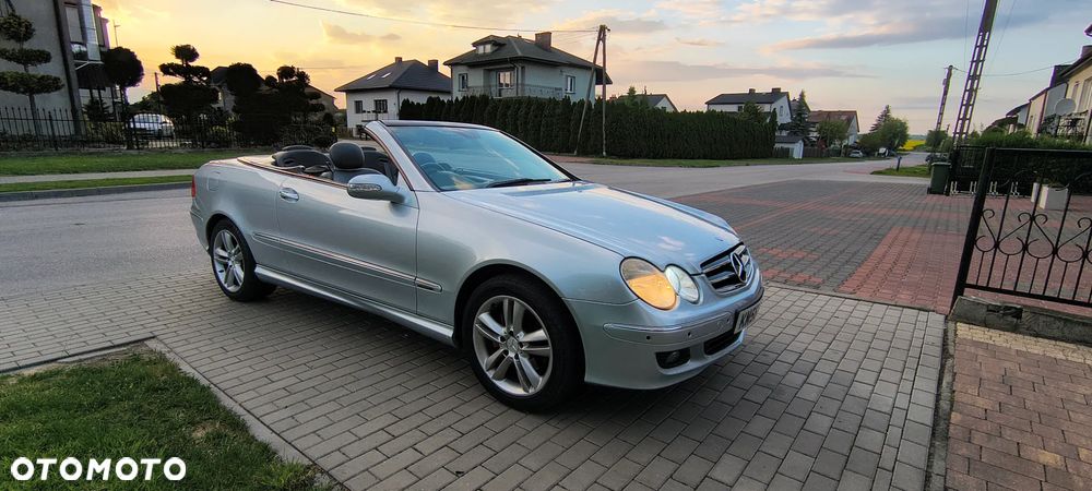 Mercedes-Benz CLK - 12