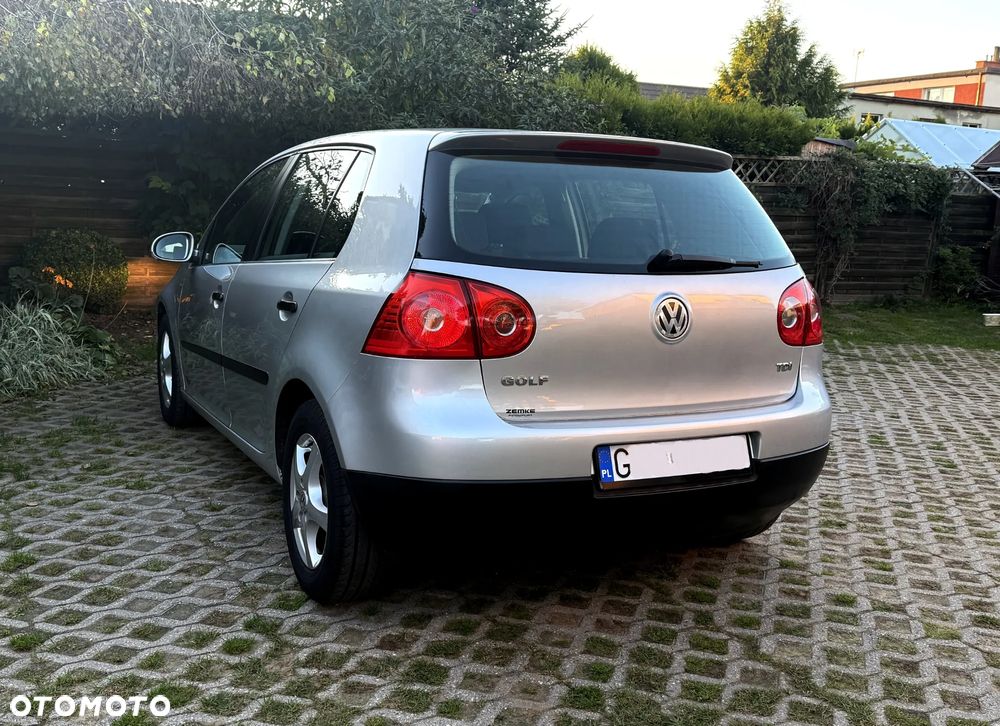 Volkswagen Golf V 1.9 TDI Trendline - 33