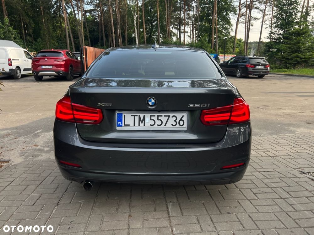 BMW Seria 3 330i xDrive Edition Luxury Line Purity - 24