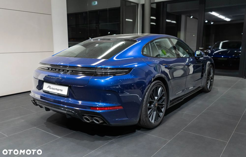 Porsche Panamera - 4