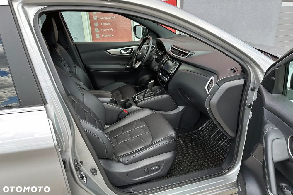 Nissan Qashqai 1.6 dCi Xtronic TEKNA+ - 39