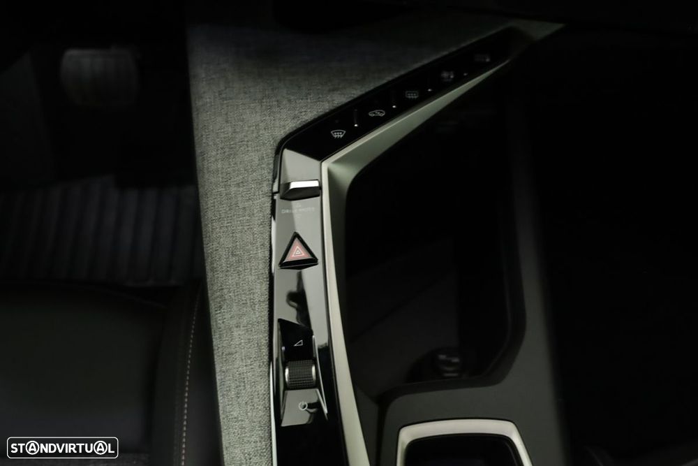 Peugeot 3008 1.2 Hybrid Allure e-DCS6 - 12