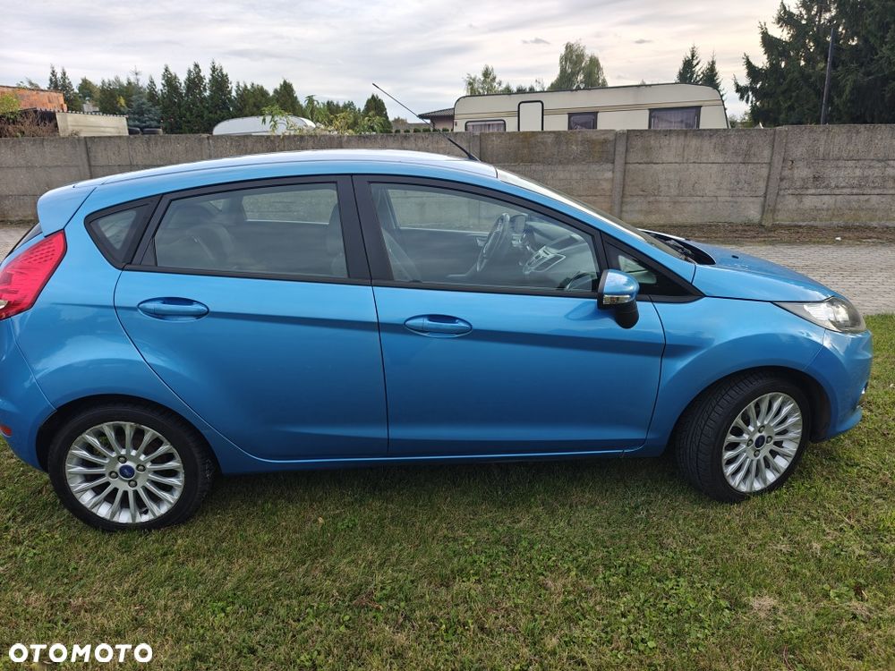Ford Fiesta 2012 photo 3