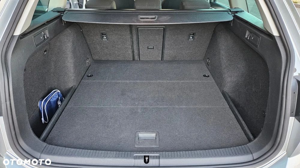 Volkswagen Golf - 10