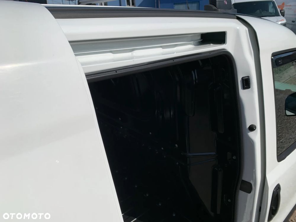 Fiat PROFESSIONAL DOBLO L2 Long VAN MAXI WZMOCNIONY Ładowność 961kg, Homologacja cięż. VAT-1, HAK 1300kg wpinany, BAGAŻNIK, Alarm, Czujniki parkowania, Halogeny, Podgrzewane fotele, Koła 16' MOCNY NAPĘD 1.6 MultiJet, 105KM Emisja spalin Euro-6, Skrzynia biegów 6cio stopniowa! Oryginalna zabudowa paki, - 30