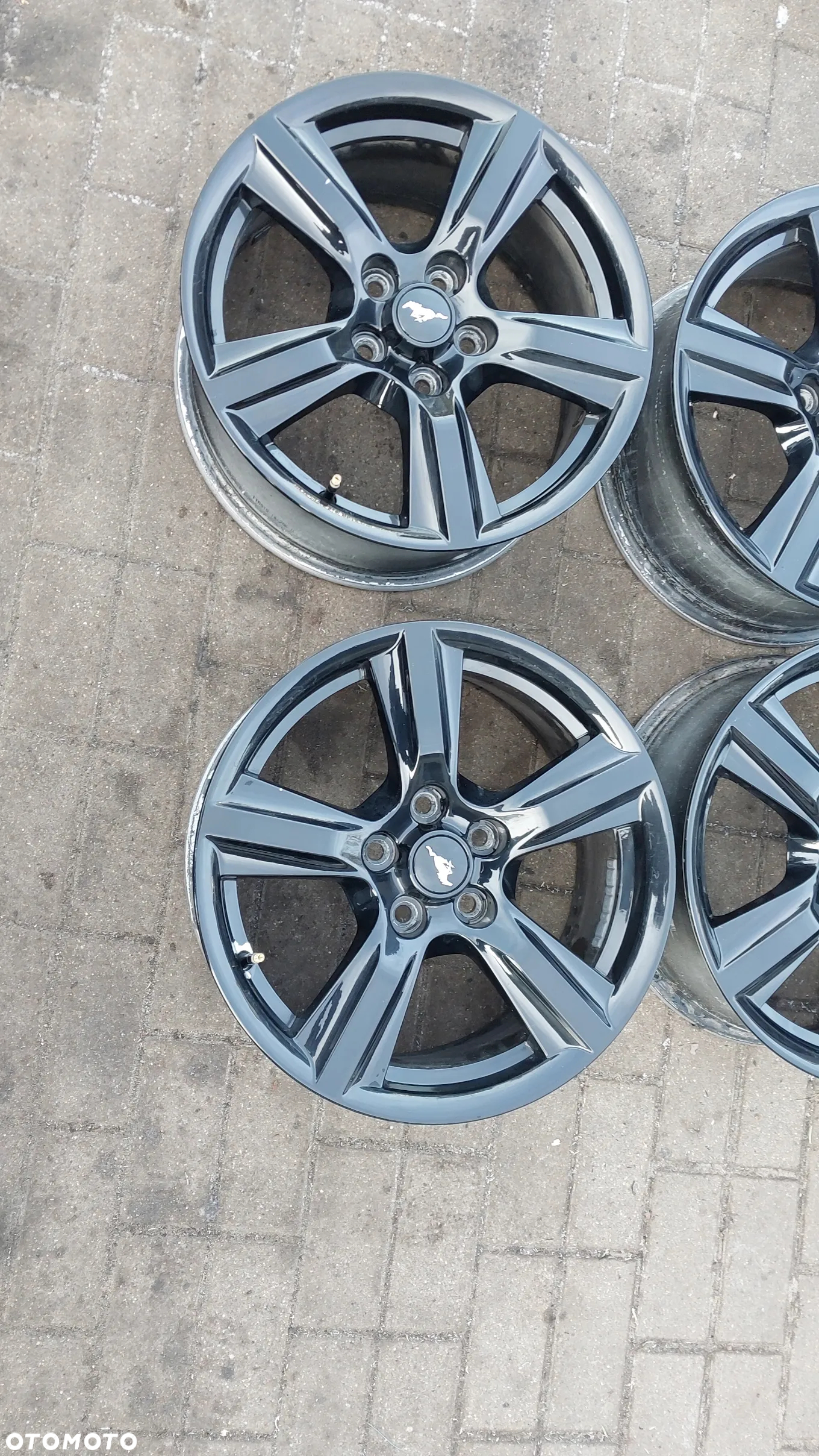 Komplet felg aluminiowych Ford MUSTANG OE 7.0" x 17" ET37,5 5x114,3 FR3C-1007-AA czujniki - 2