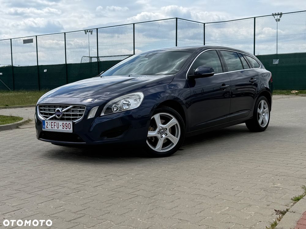 Volvo V60 D2 Momentum - 25