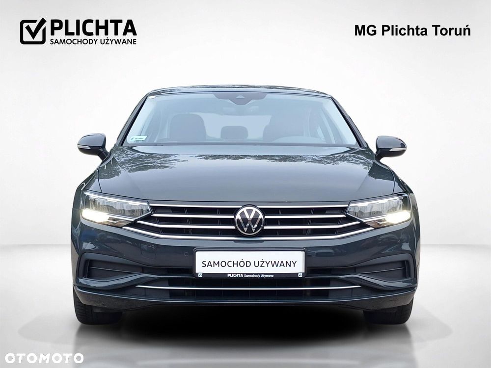 Volkswagen Passat - 9