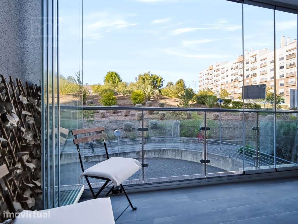 APARTAMENTO T2 (96,00m²) COMO NOVO PRONTO PARA ENTRAR E VIVER! - Grande imagem: 3/24